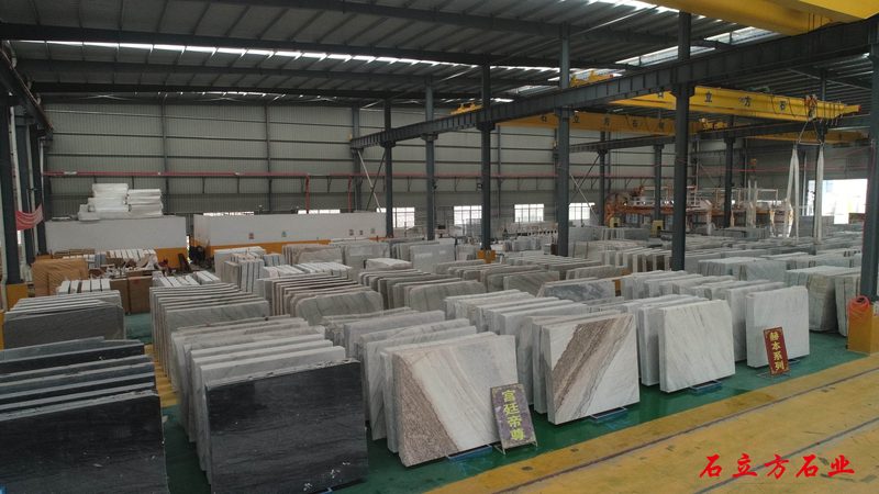 石材马赛克背景墙与微水泥：两种现代装饰材料的对比解析